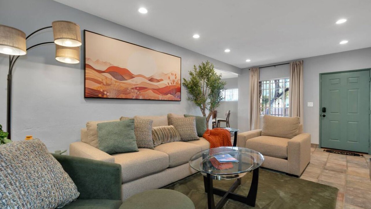 Photo of Livingroom in Feldman's