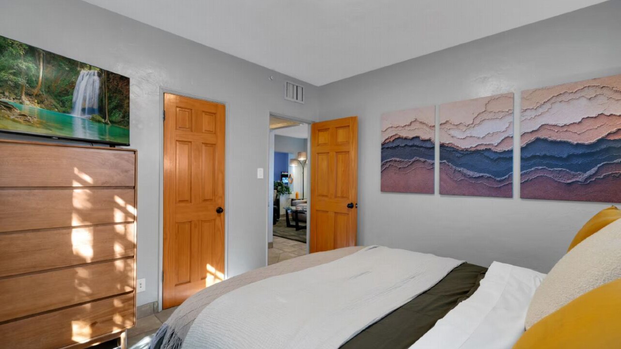 Photo of Bedroom in Feldman's