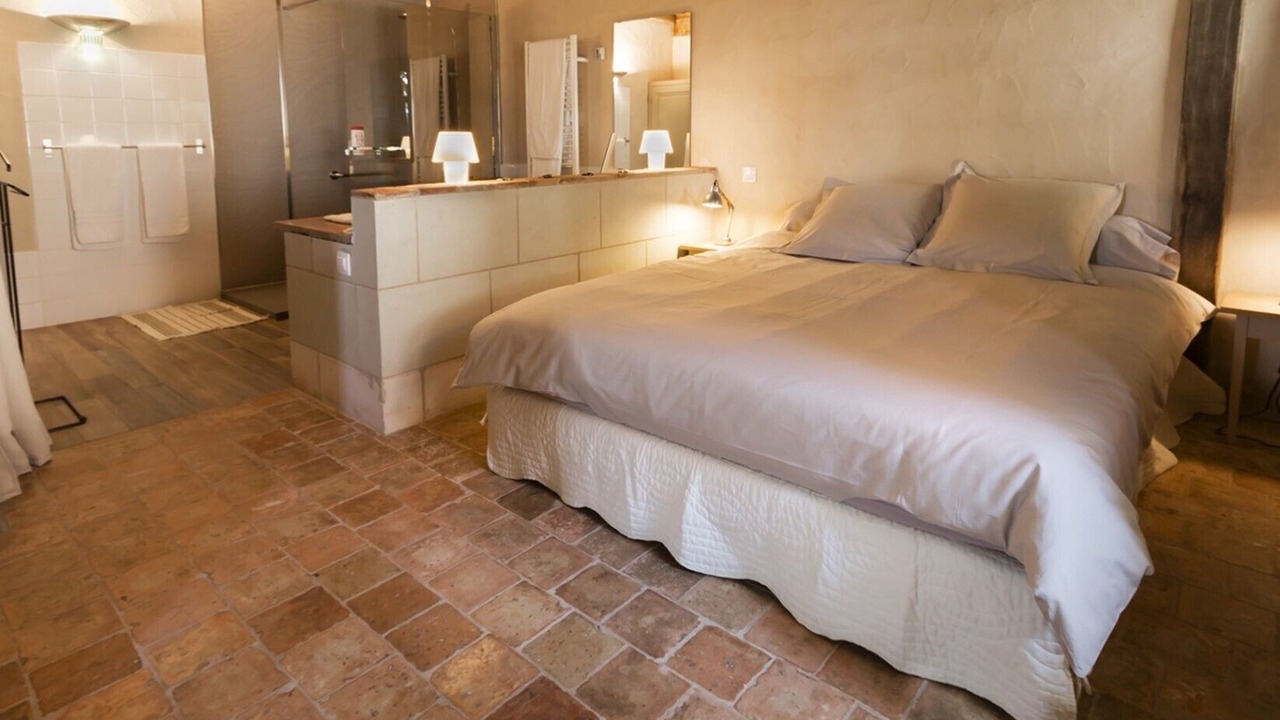 Photo of Bedroom in Cravant-les-Coteaux