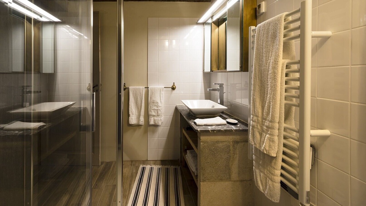 Photo of Bathroom in Cravant-les-Coteaux