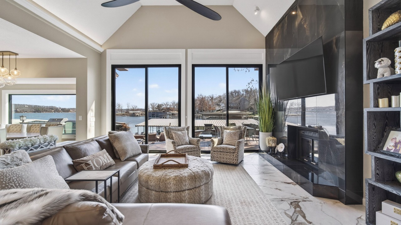Photo of Livingroom in Village of Four Seasons