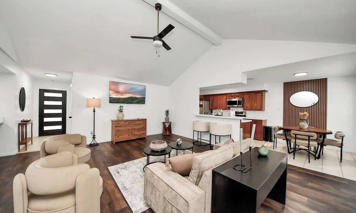 Photo of Livingroom in Pasadena