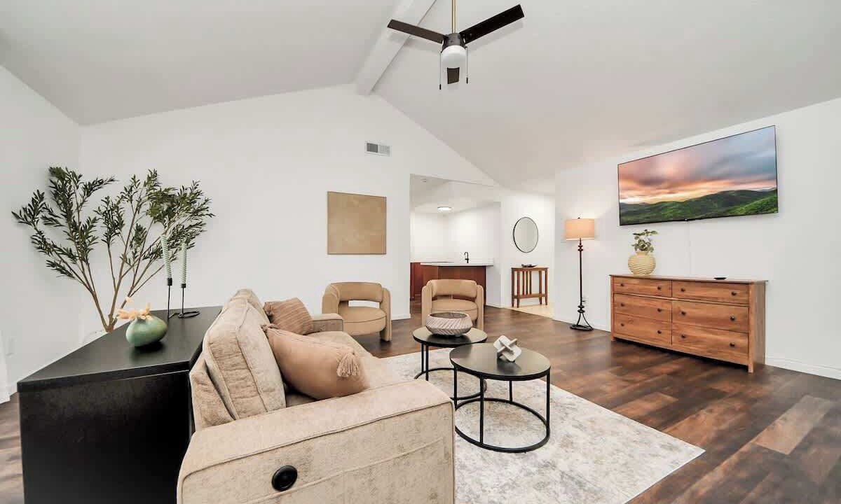 Photo of Livingroom in Pasadena