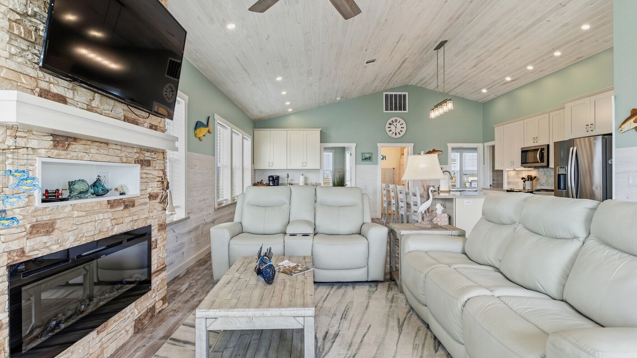Photo of Livingroom in Cedar Lane