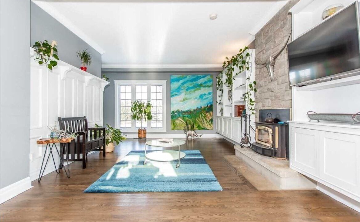 Photo of Livingroom in Amaranth