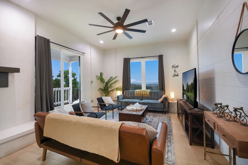Photo of Livingroom in Burnet