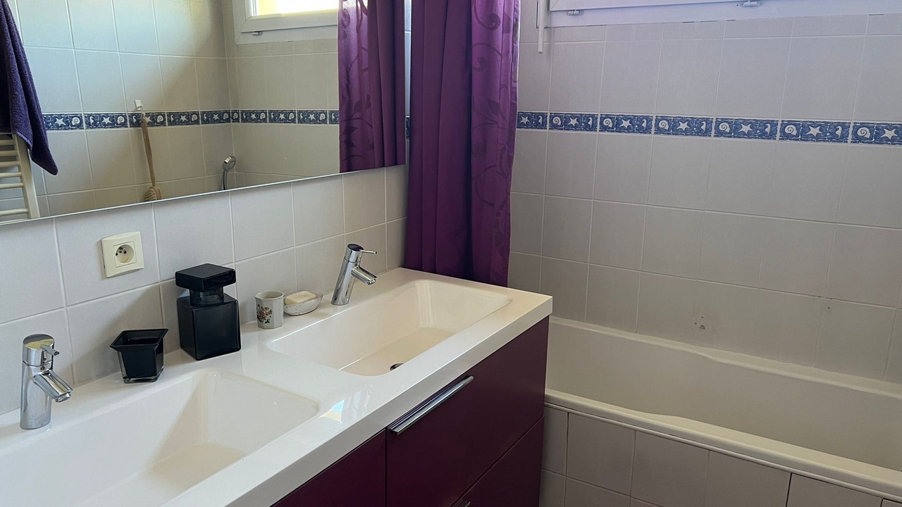 Photo of Bathroom in Eybens