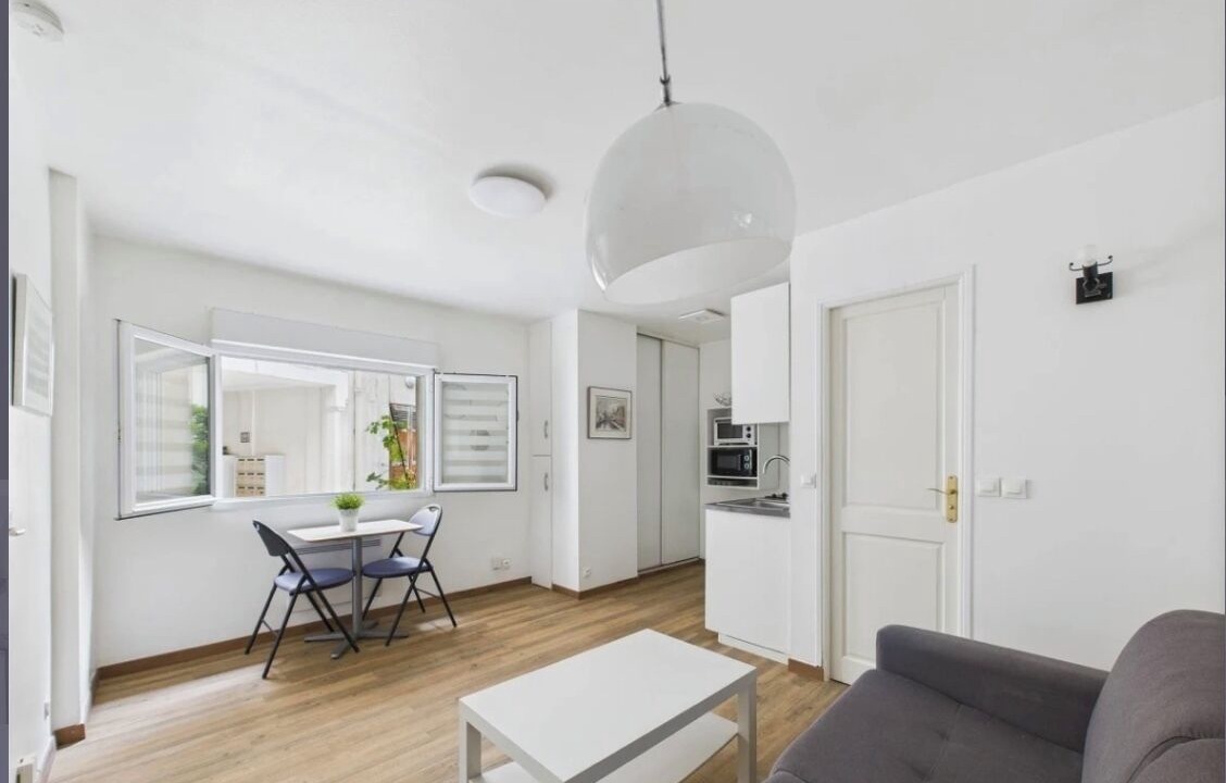 Photo of Livingroom in Saint-Cloud