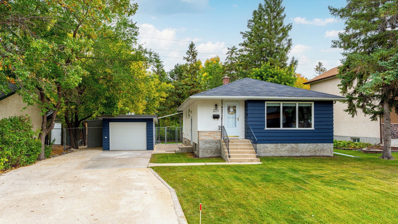 Photo of Outdoor in Birds Hill