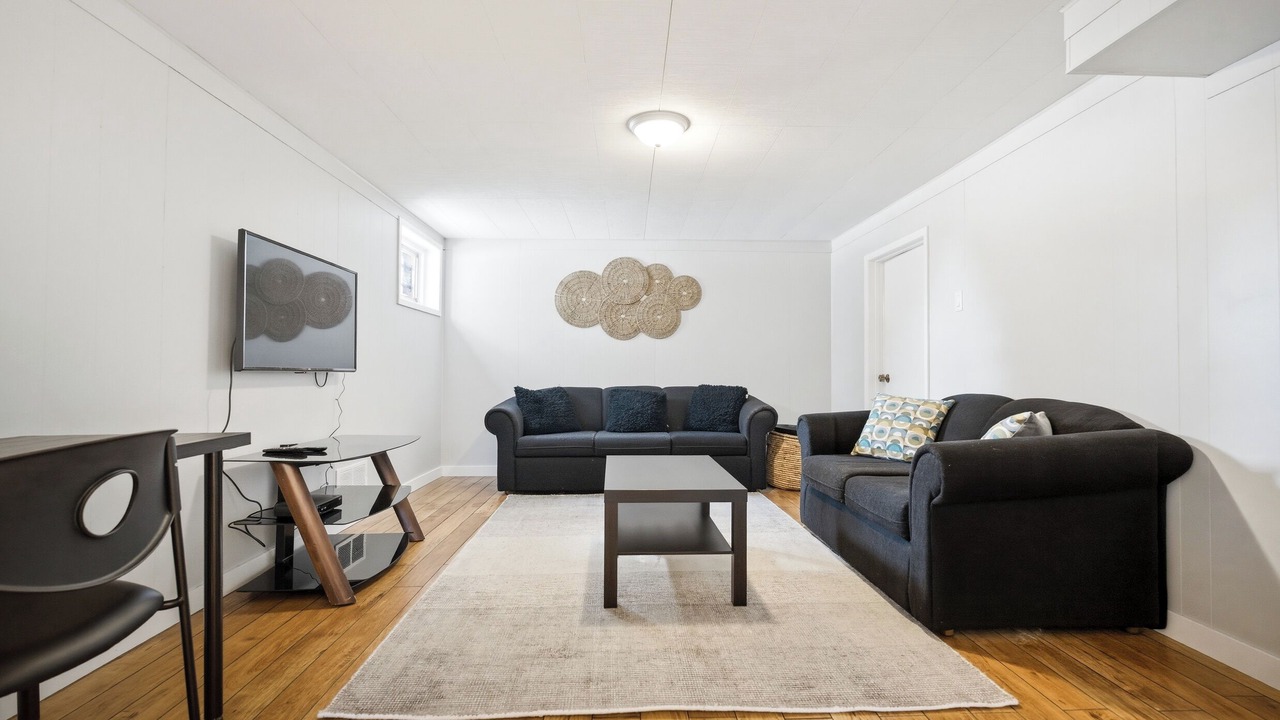 Photo of Livingroom in Birds Hill