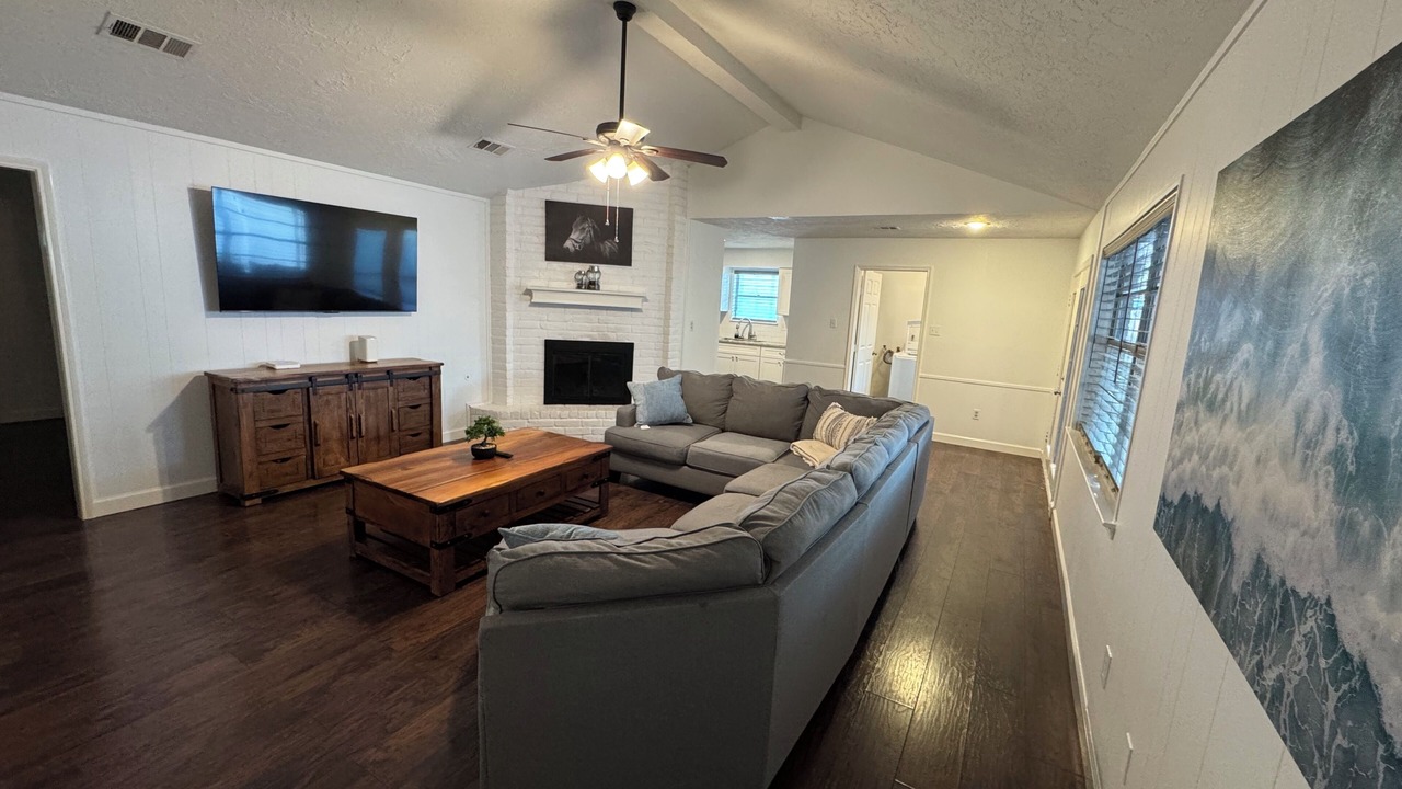 Photo of Livingroom in Meadows Place