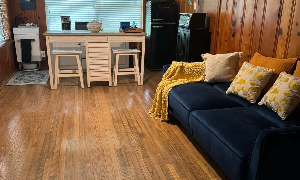 Photo of Livingroom in Willow Meadows/Willowbend Area