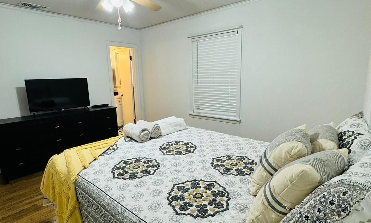 Photo of Bedroom in Willow Meadows/Willowbend Area