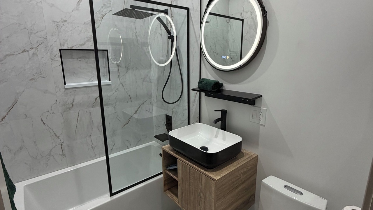 Photo of Bathroom in Grand Boulevard