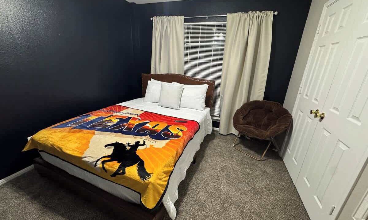 Photo of Bedroom in Midlothian
