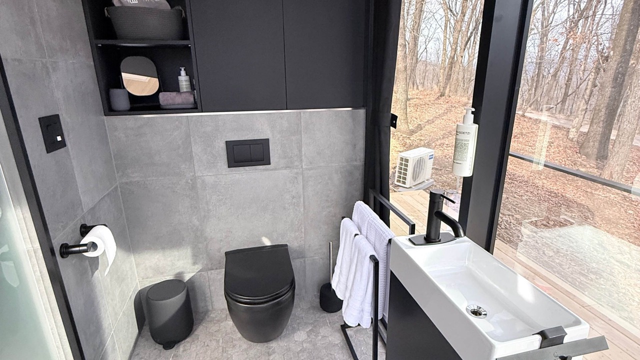 Photo of Bathroom in Mountainburg