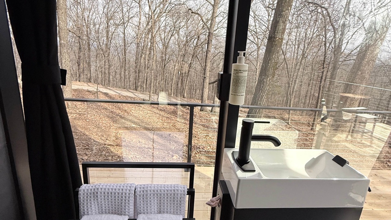 Photo of Bathroom in Mountainburg