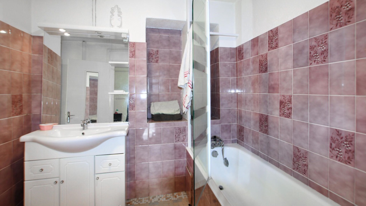 Photo of Bathroom in Saint-Julien-du-Gua