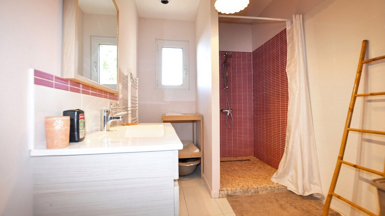 Photo of Bathroom in Saint-Andre-de-Roquelongue
