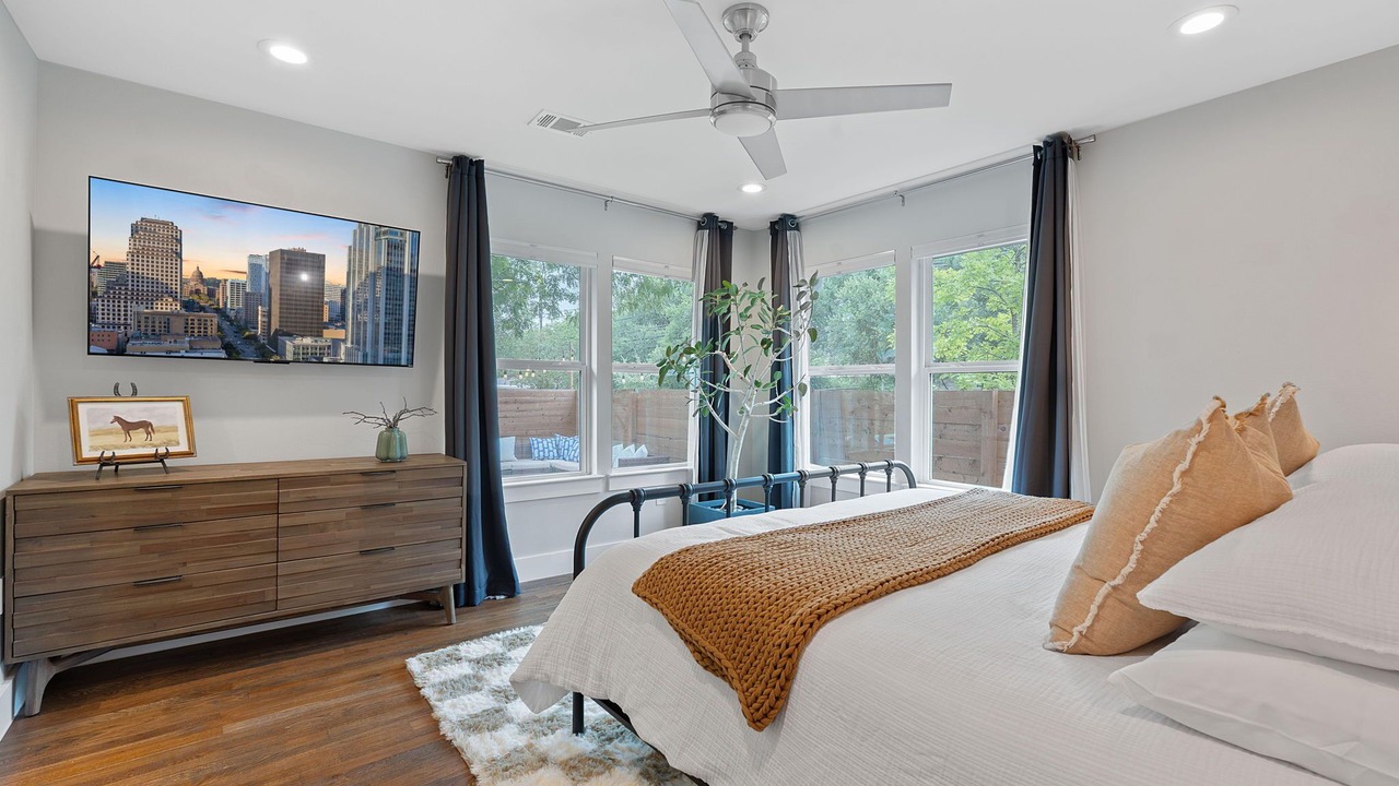 Photo of Bedroom in South Manchaca