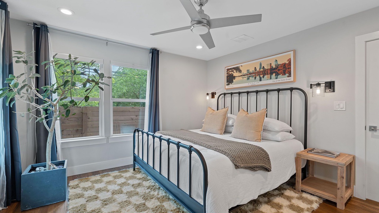 Photo of Bedroom in South Manchaca