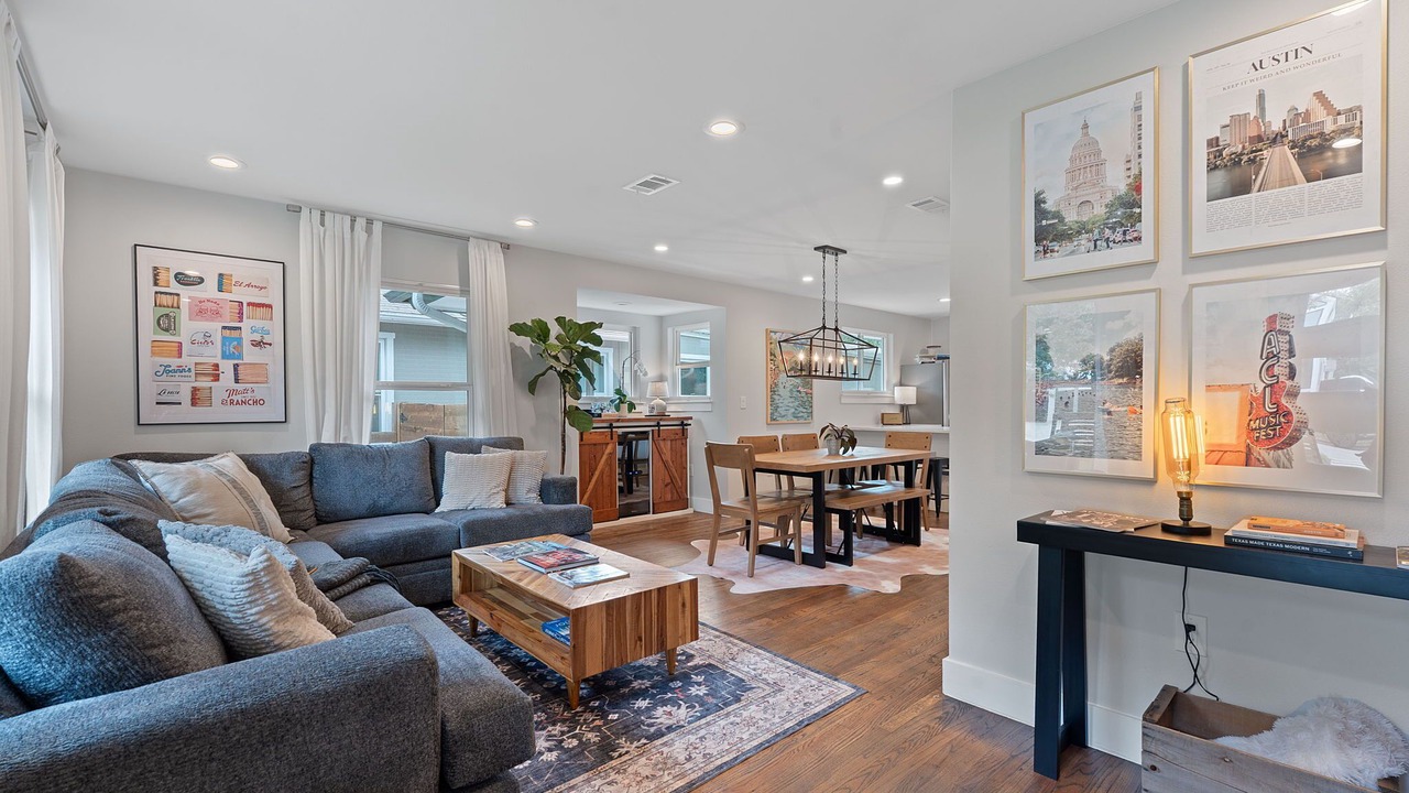 Photo of Livingroom in South Manchaca