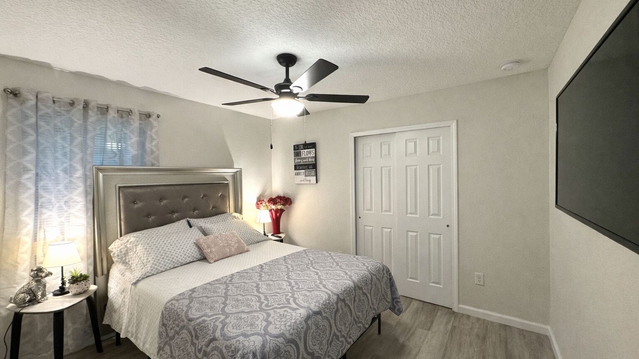 Photo of Bedroom in Murray Hill