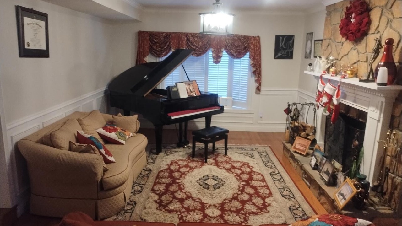 Photo of Livingroom in Lagrangeville