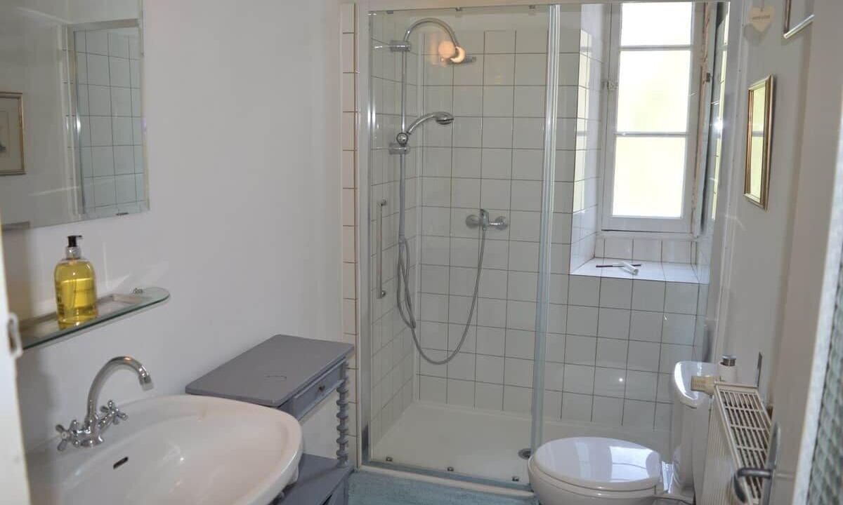 Photo of Bathroom in Quillan