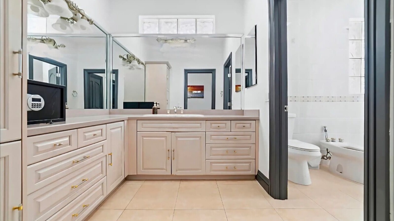 Photo of Bathroom in Tamiami