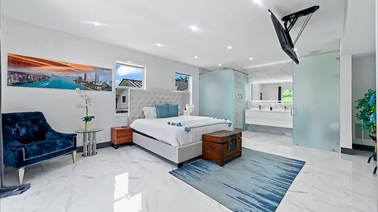 Photo of Bedroom in Tamiami
