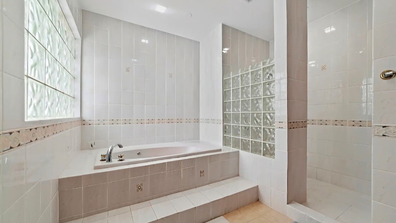 Photo of Bathroom in Tamiami