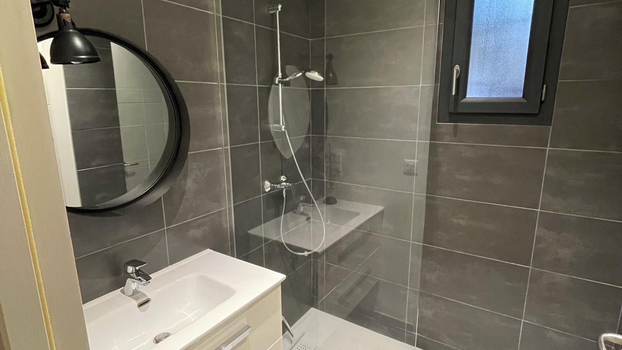 Photo of Bathroom in Gap