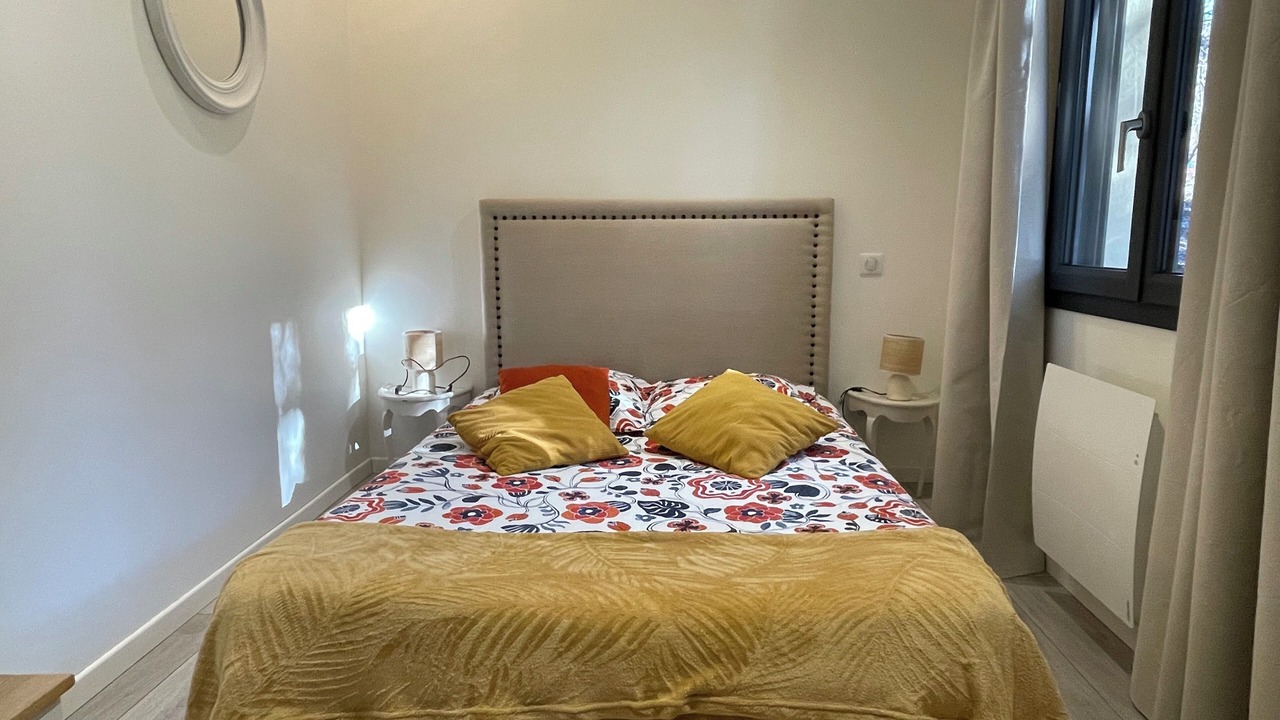 Photo of Bedroom in Gap