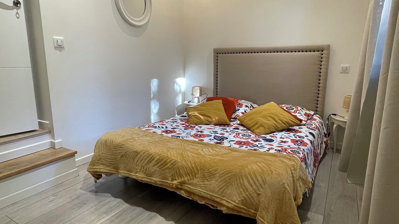 Photo of Bedroom in Gap