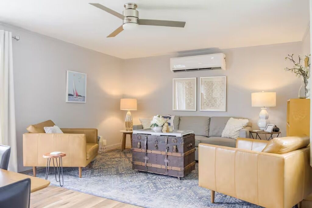 Photo of Livingroom in Livonia Center