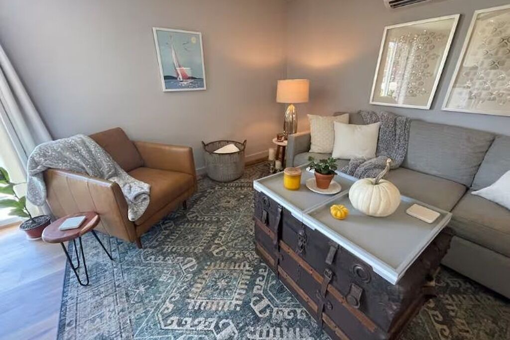 Photo of Livingroom in Livonia Center