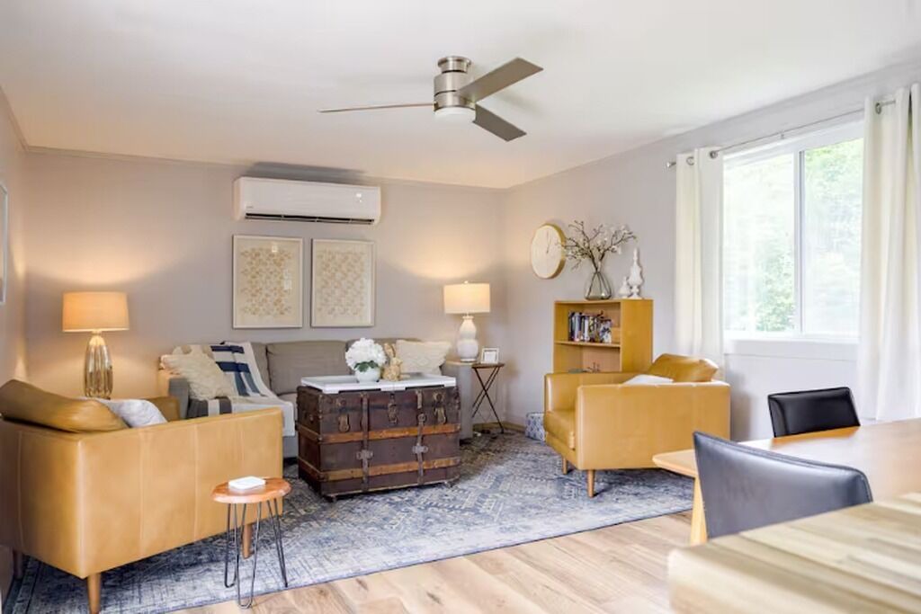 Photo of Livingroom in Livonia Center