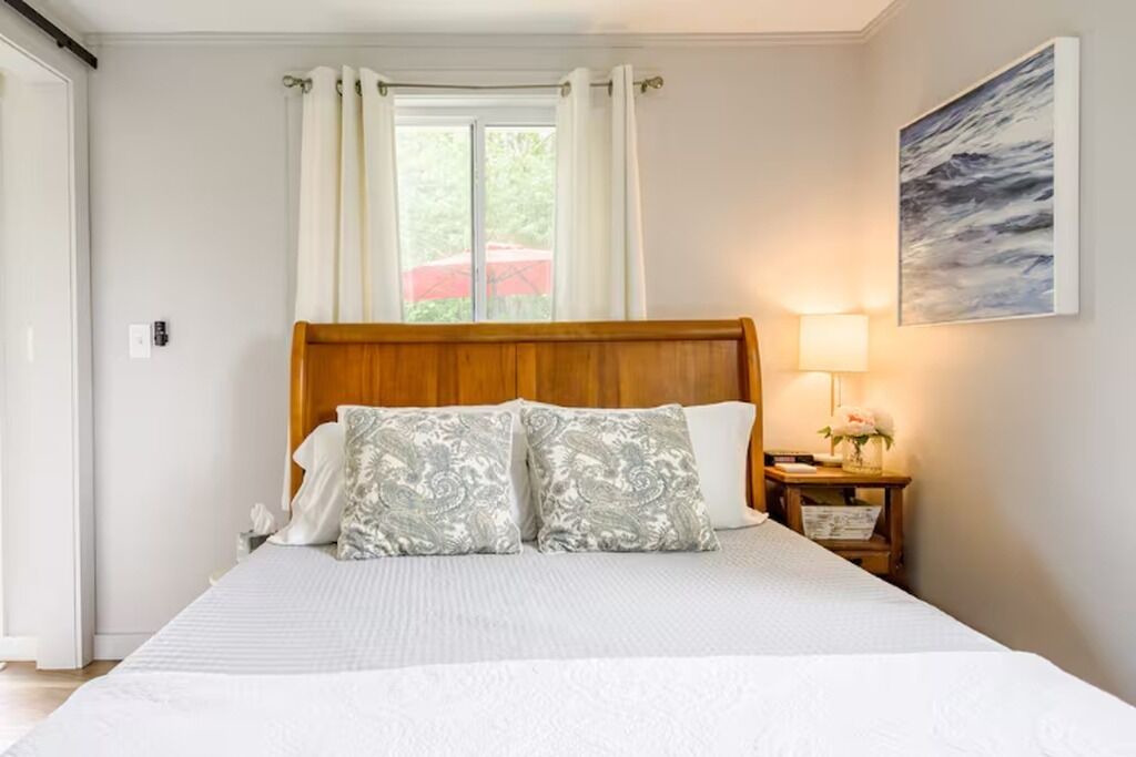 Photo of Bedroom in Livonia Center