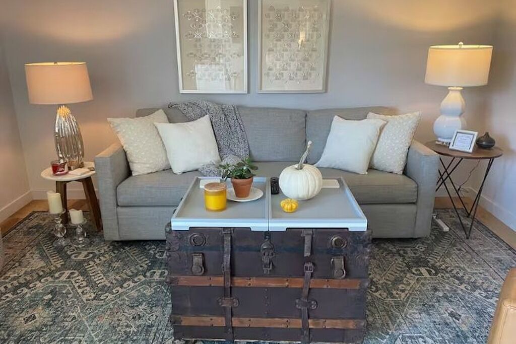Photo of Livingroom in Livonia Center