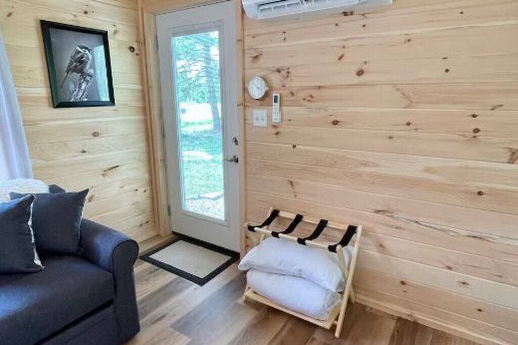 Photo of Livingroom in Livonia Center