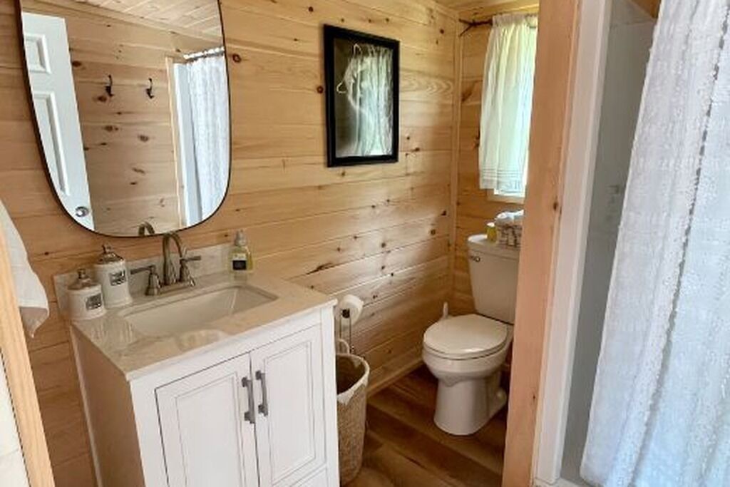 Photo of Bathroom in Livonia Center