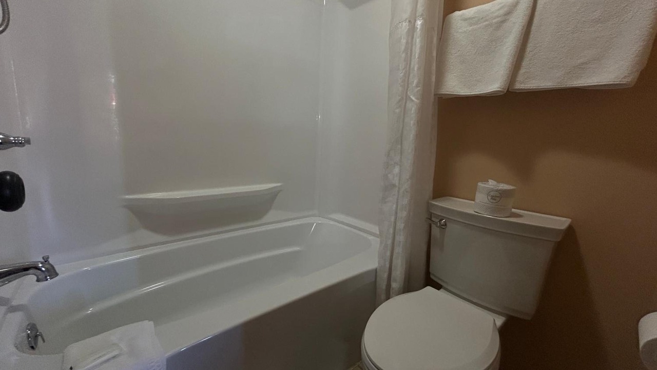 Photo of Bathroom in Broken Bow