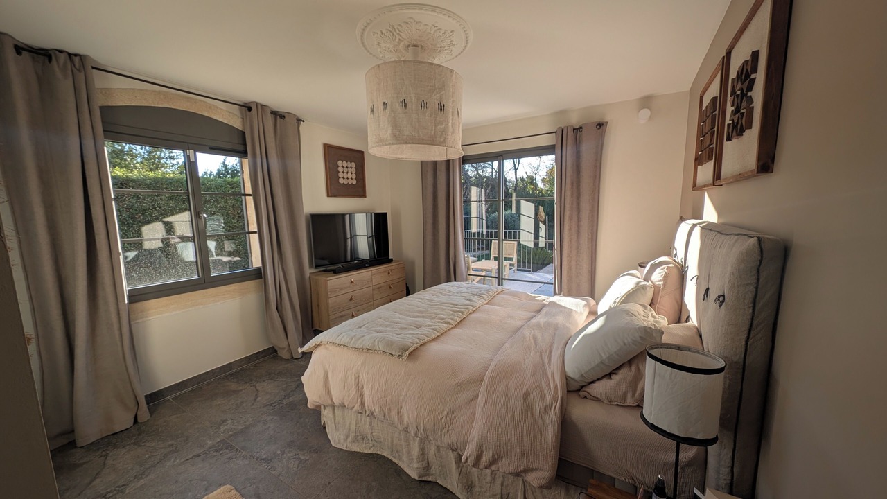 Photo of Bedroom in Maussane