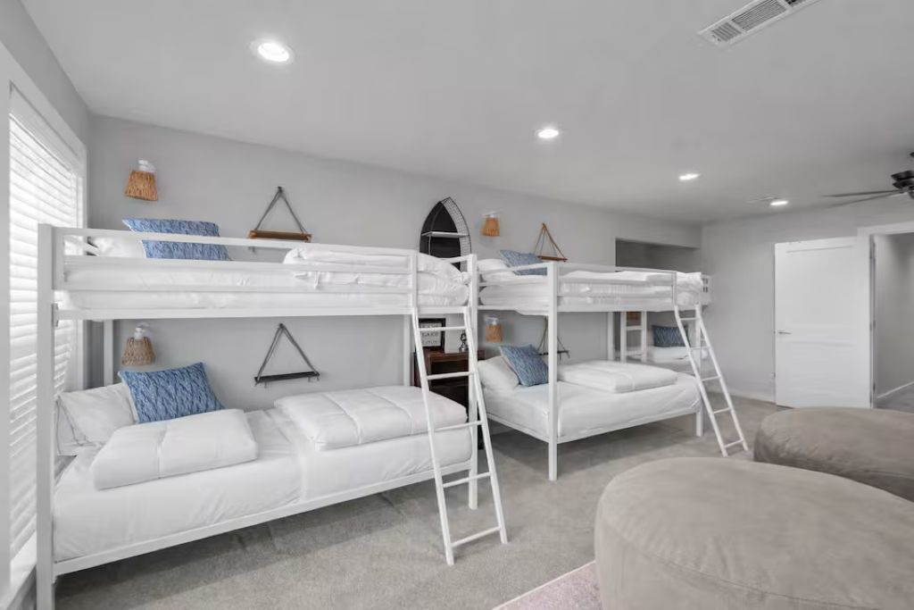 Photo of Bedroom in Tool
