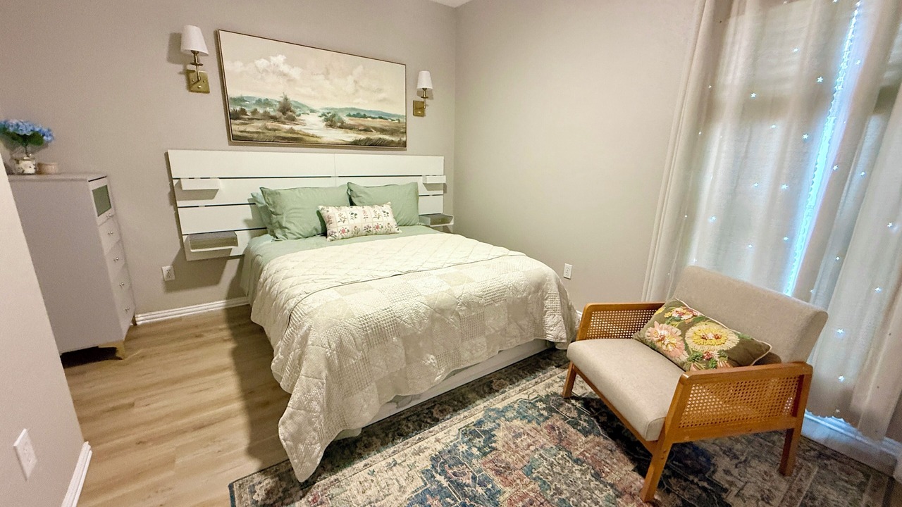 Photo of Bedroom in Oak Lawn