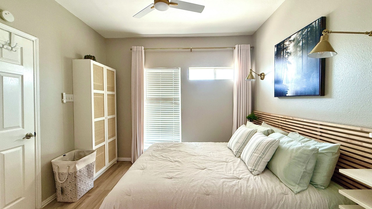 Photo of Bedroom in Oak Lawn