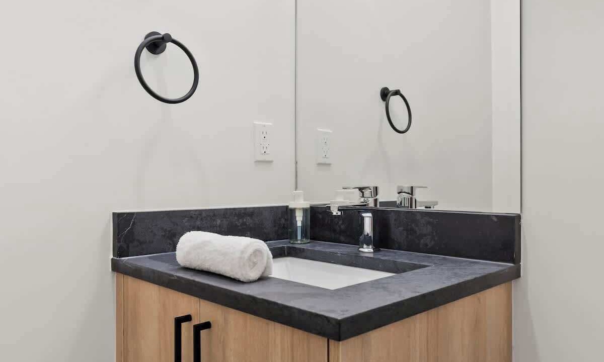 Photo of Bathroom in Hillhurst