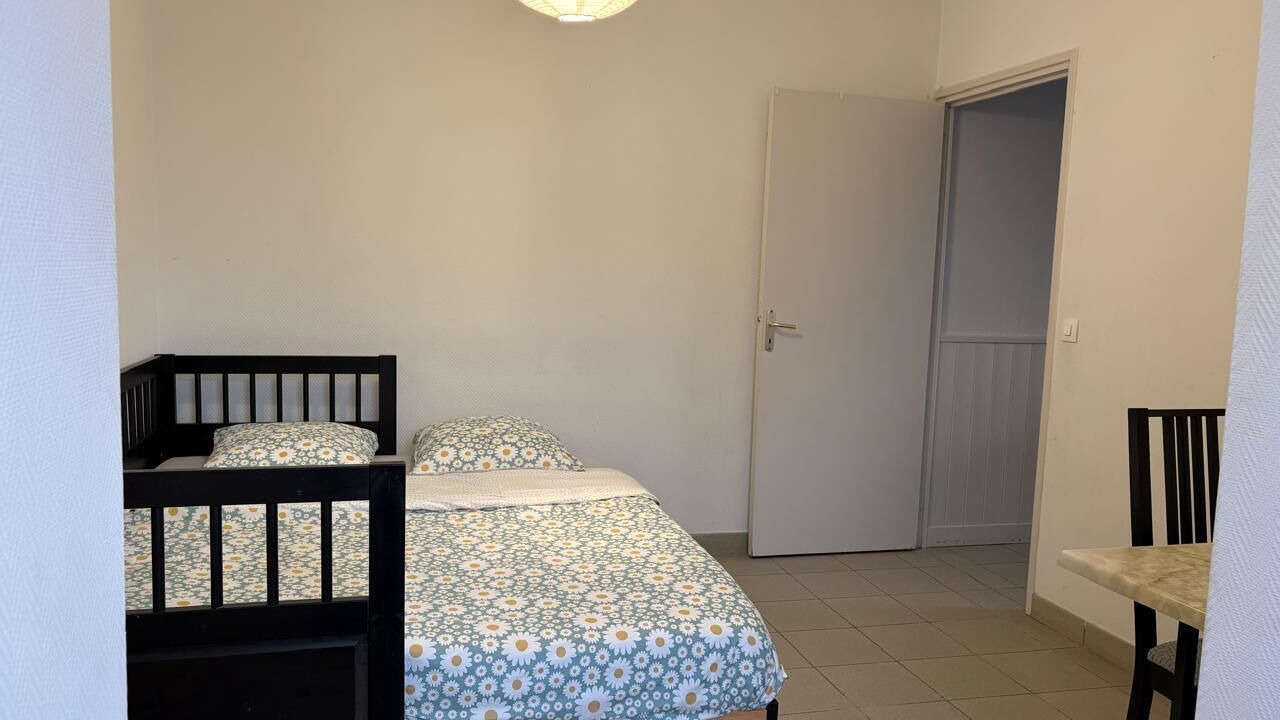 Photo of Bedroom in Fives
