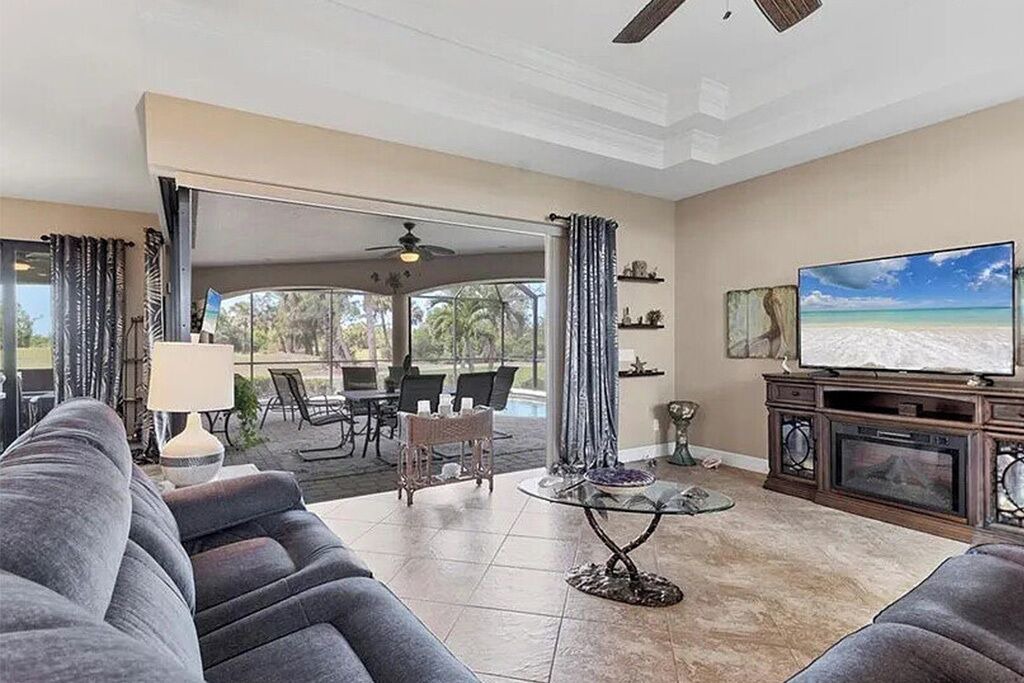 Photo of Livingroom in Long Meadow
